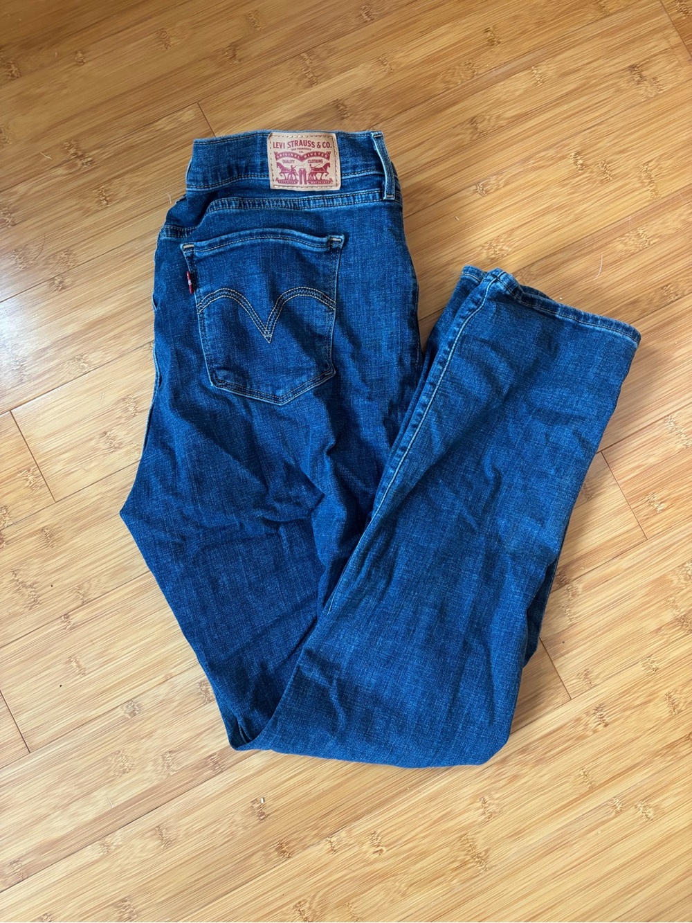 Levi’s Straight Blue Jeans Darkwash size 14